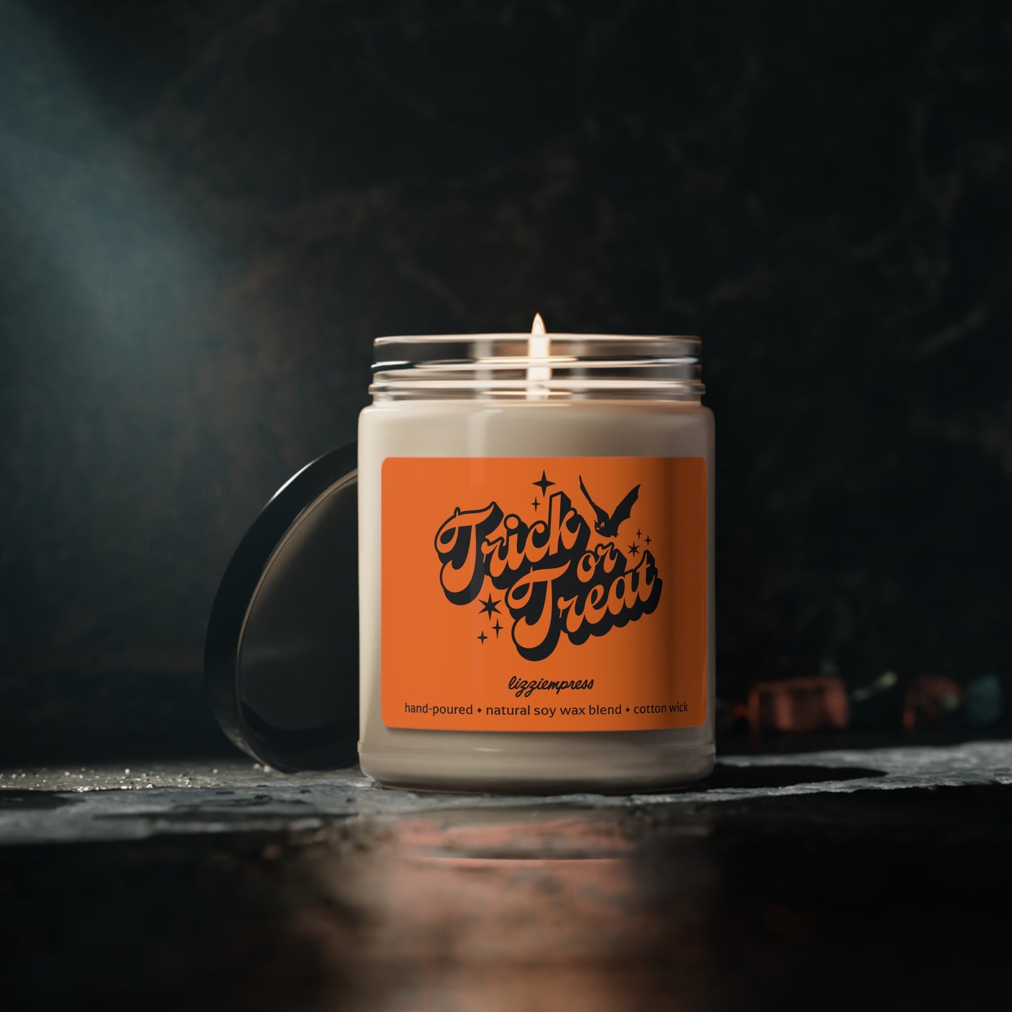 Trick or Treat Halloween Candle Cinnamon Vanilla Scented Soy Candle Jar Cute Bat Halloween Decoration Hand Poured Candle
